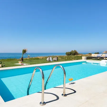 Beachfront Nymphes Aigli, Brand New With Pool, Children Area & Bbq Skaleta
