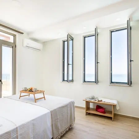 Beachfront Nymphes Aigli, Brand New With Pool, Children Area & Bbq Villa Skaleta
