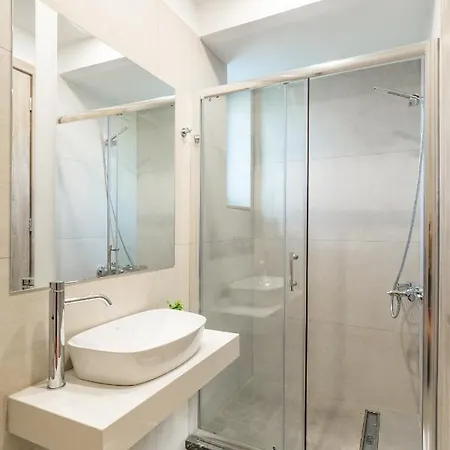 Villa Beachfront Nymphes Aigli, Brand New With Pool, Children Area & Bbq