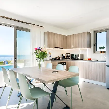 Villa Beachfront Nymphes Aigli, Brand New With Pool, Children Area & Bbq Skaleta